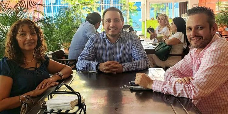 Los sectores comercial y empresarial son pilares de desarrollo en el valle de Apatzingán: Marcos Méndez