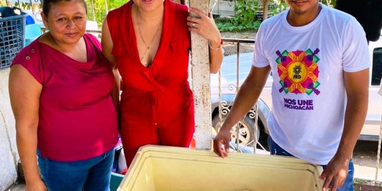 En apoyo a familias vulnerables puntual entrega de pollo a a bajo costo: Julisa Farías