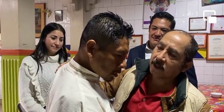 Gobierno y DIF municipal de San Juan Nuevo logra reencuentro de una persona con su familia luego de 8 años de desaparecido