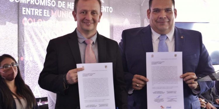 Firman carta de hermanamiento Tarímbaro, Michoacán y Sopó, Colombia