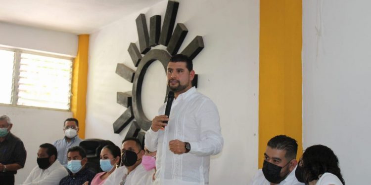 En Apatzingán, el PRD se pronuncia en contra del reemplacamiento vehicular