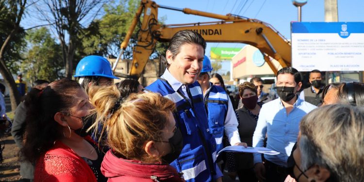 Alfonso Martínez da banderazo a mejoramiento de laterales de salida a Quiroga