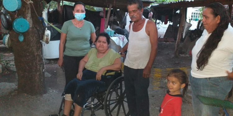 Nelida González síndico de Parácuaro cierra año con labor social