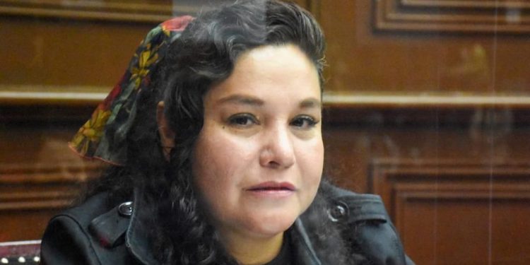 Presenta Gabriela Cázares reservas contra el aumento a tarifas de agua en Uruapan