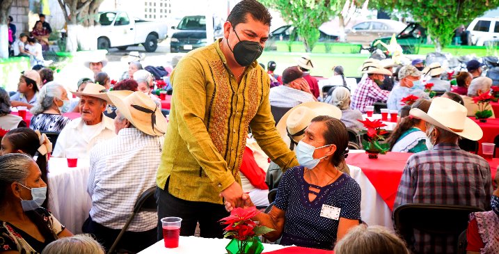 Gobierno de Juárez brinda pre posada a los Adultos Mayores