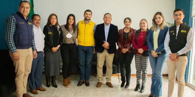 Se reúne Octavio Ocampo con Grupo Parlamentario del PRD del Congreso Local