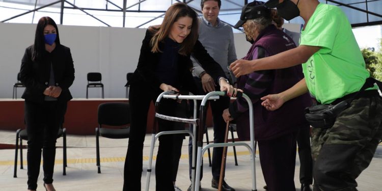 Solidaridad y compromiso, ofrece Alfonso Martínez a personas con discapacidad