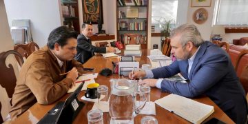 Bedolla y Zoé Robledo revisan avances del proyecto de descentralización del IMSS en Morelia