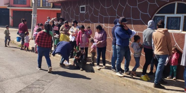 DIF Municipal entrega apoyos a la asociación Civil Colonias y Calles Unidas