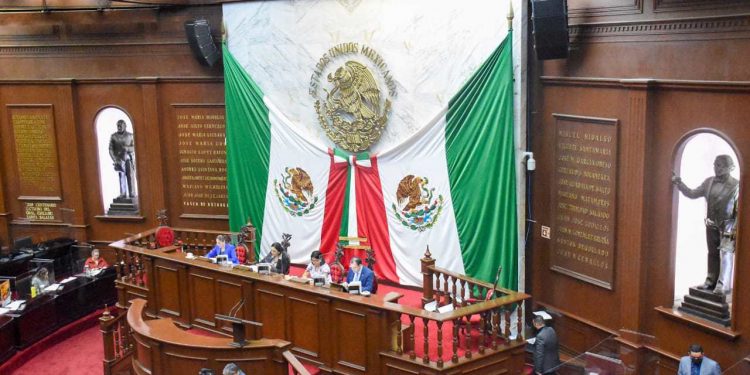 Aprueban diputados exhorto para garantizar paridad de género en el Premio Estatal de Las Artes Eréndira