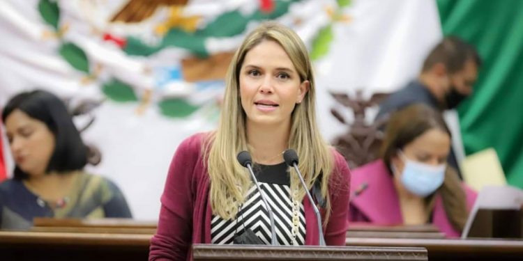 Busca Daniela de los Santos promover paridad en coordinaciones de grupos parlamentarios