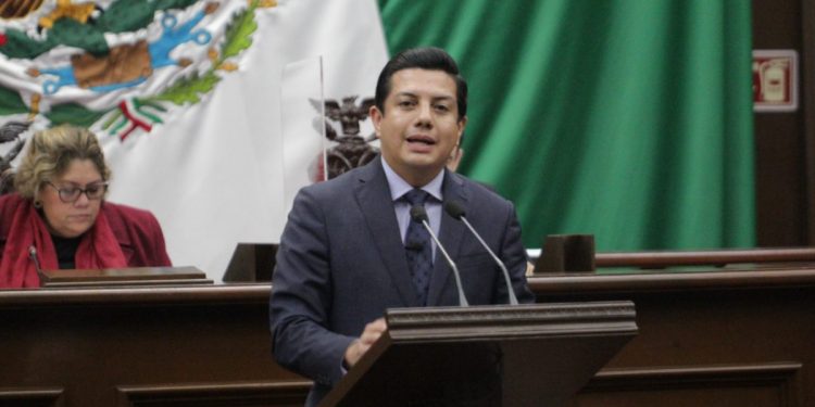 Propone Oscar Escobar incrementar sanción por delito de feminicidio infantil