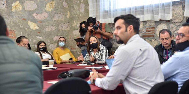 De la mano de los maestros, trabajaremos por una educación inclusiva en Michoacán