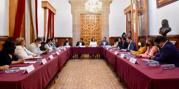 Instalan mesa de trabajo para la implementación de la reforma laboral en Michoacán