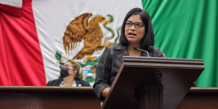 Es imperante que cesen los abusos al solicitar actas de nacimiento: Eréndira Isauro