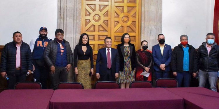 Atiende Jucopo del Congreso de Michoacán a representantes de la CNTE