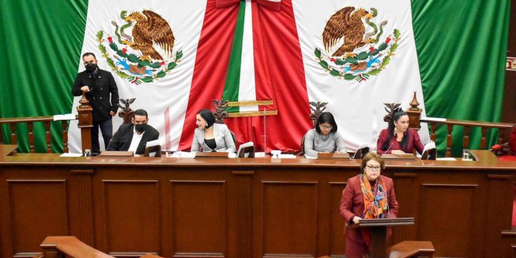 Buscan diputados cobrar a CDMX y Estado de México uso de agua michoacana