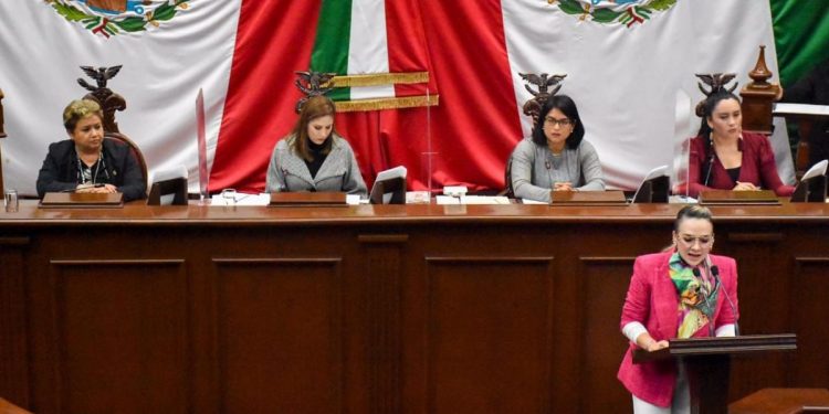 Exhortan diputados a autoridades para que se coordinen para sanear y rescatar el lago de Pátzcuaro