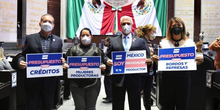 A Morena le quedó grande México: diputados federales PAN