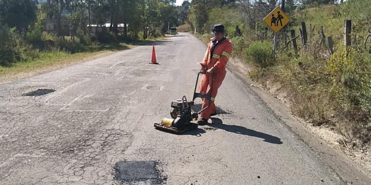 Ayuntamiento realiza trabajos de bacheo en cada rincón de Morelia
