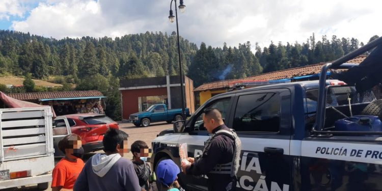 Elementos de la SSP realizan trabajos de proximidad social en Ocampo