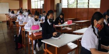 Clases presenciales continúan; SEE pide cumplir con protocolo sanitario