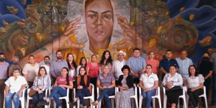 «Importante aplicar políticas públicas en favor de la mujer»: Julisa Farias