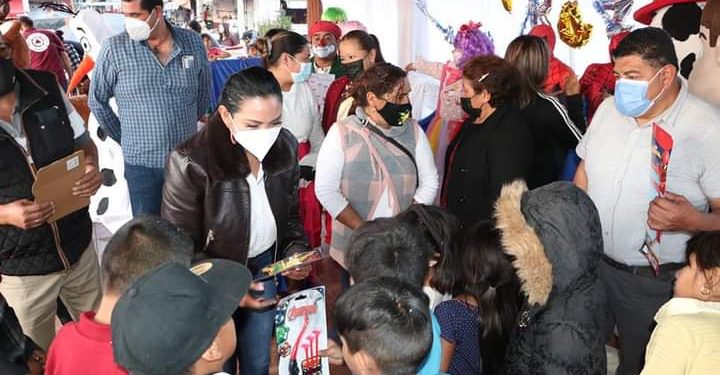 Ayuntamiento de Salvador Escalante lleva alegrías a niñas y niños del municipio