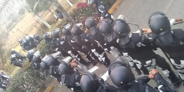 Fuerzas de seguridad mantienen el libre tránsito en carretera Tepalcatepec-Coalcomán