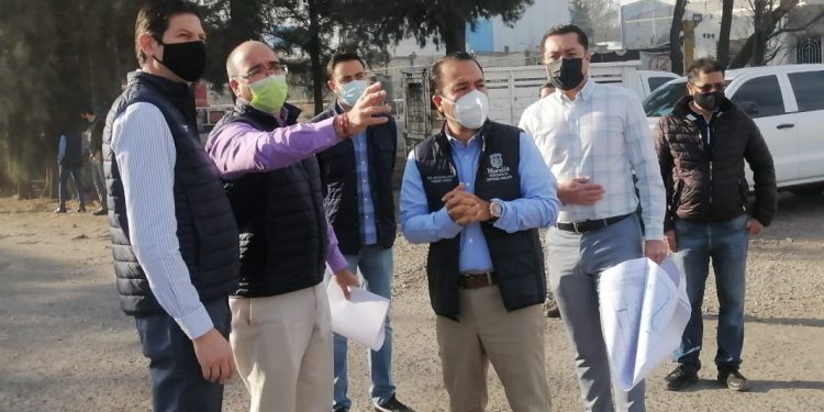 Supervisa Alfonso Martínez mejoramiento de vialidad en Ciudad Industrial