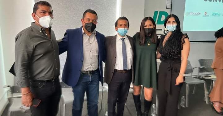 Gloria Tapia firma convenio con ICATMI y alcaldes