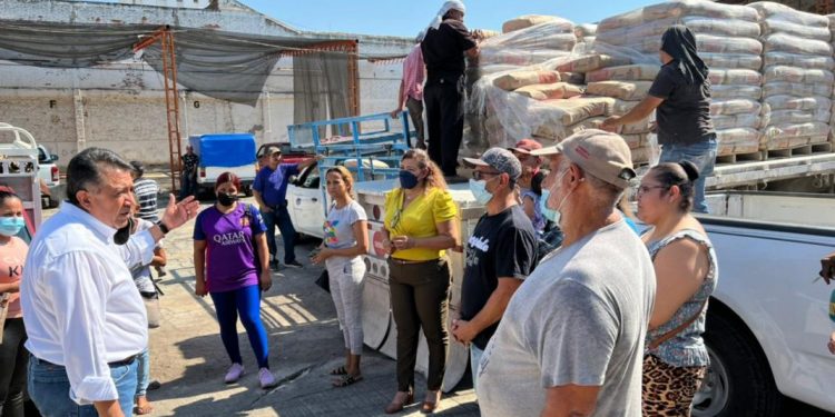 Entregan apoyos para mejoramiento de vivienda