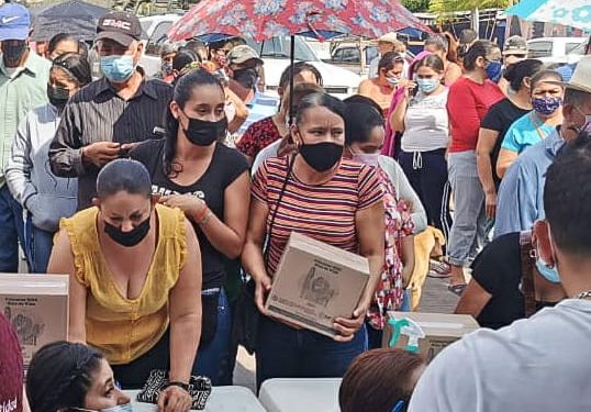 DIF Michoacán entrega más apoyos a familias marginadas en Aguililla