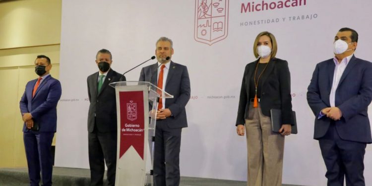 Canje de placas permitirá invertir en obra pública, salud, educación y bienestar social: Bedolla