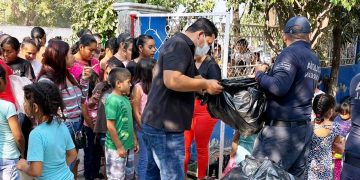 Más de Mil infantes de Antúnez reciben regalo de Reyes en Manos del Jefe de Tenencia