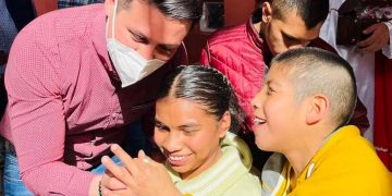 En Quiroga reconocen política social de Arturo Estrada Barriga