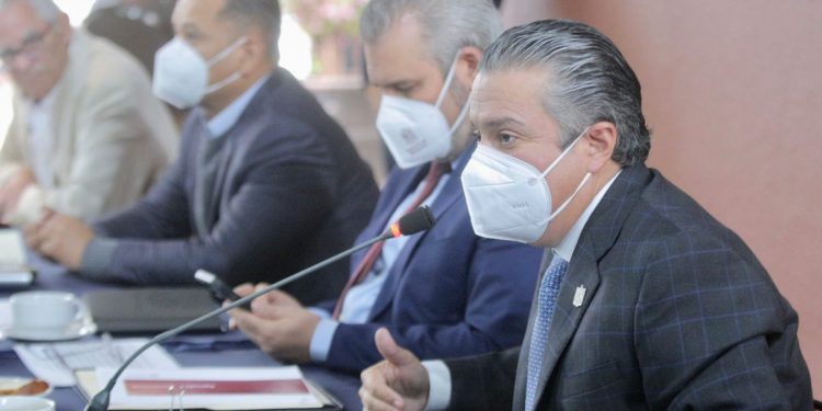 SFA ya cuenta con placas para trámites vehiculares: Navarro