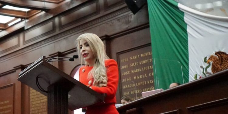 Tere Mora ni viola ni violará ningún derecho laboral conquistado: Belinda Hurtado