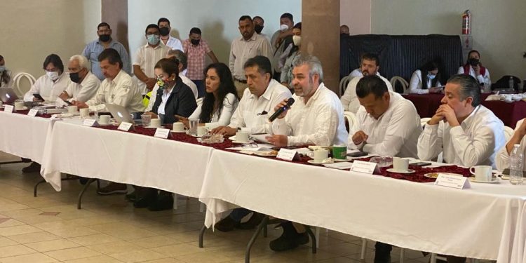 Alfredo Ramírez Bedolla se compromete con Apatzingán