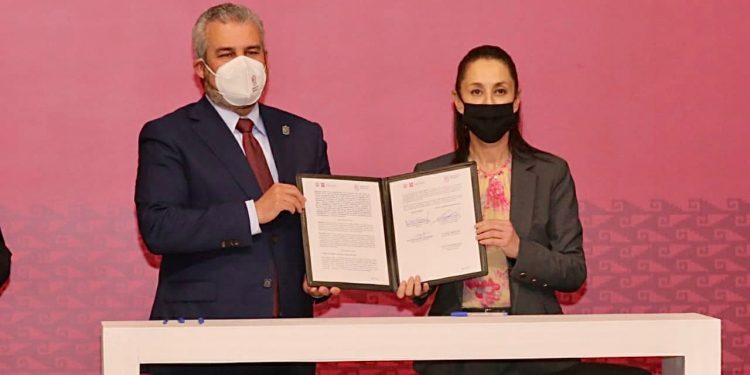 Bedolla y Sheinbaum firman convenio de coordinación en materia de gobierno digital