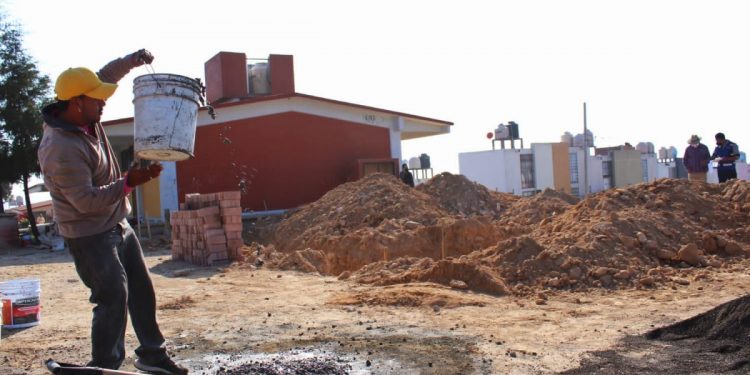 Avanza construcción de aula en secundaria de Galaxia Tarímbaro