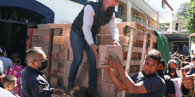 Habitantes de Tzitzio reciben apoyos del Gobierno del Estado