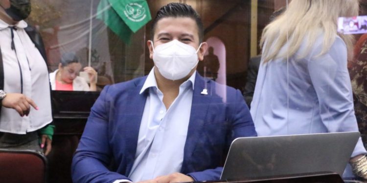 Avanzamos en la ruta legislativa para reconocer derechos de accesibilidad e inclusión: Víctor Zurita