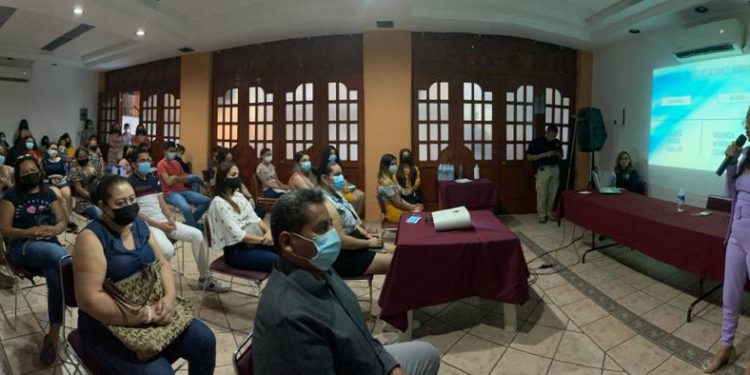 En Apatzingán, dictan Conferencia Magistral sobre Relaciones Humanas y Delitos Cibernéticos y Violencia Sexual Digital 