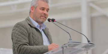 Llama Bedolla a mantener liderazgo en la industria aguacatera de Michoacán