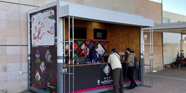 Gobierno de Morelia instala módulo de información turística en la TAM