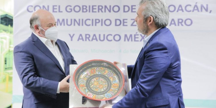 Bedolla se reúne con embajador de Chile