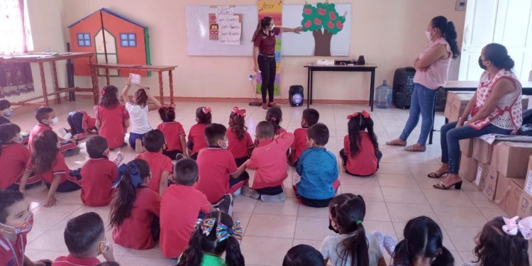 Imparten talleres para prevención a menores