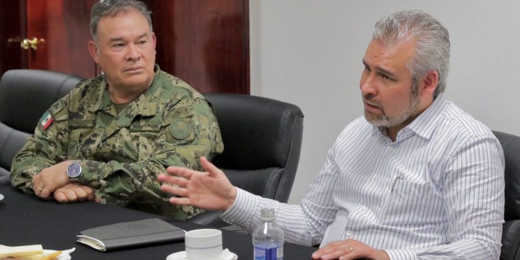 En mesa de seguridad, refuerzan estrategia para la construcción de la paz