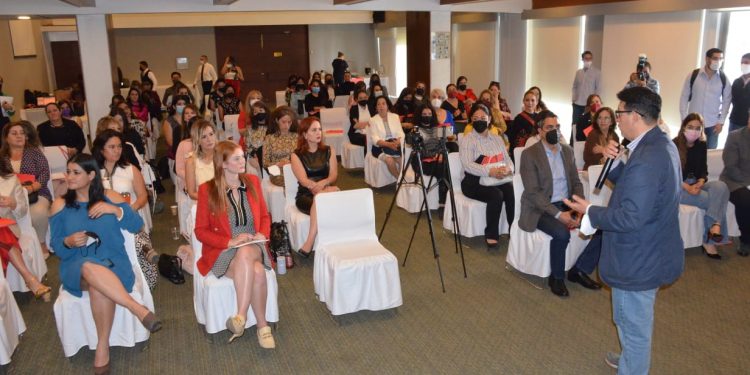 Con el aporte de mujeres empresarias tendremos un mejor Michoacán: Eligio González